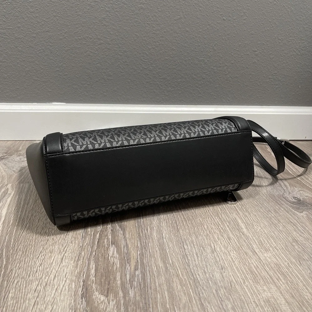 Michael Kors Kali medium satchel - Picture 5 of 11